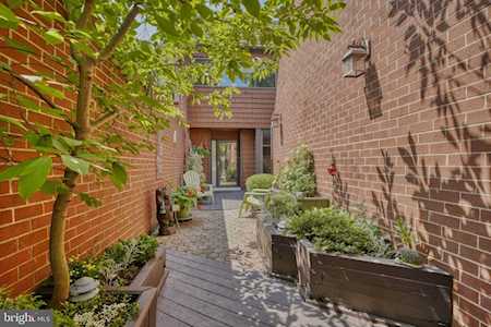 36 Malibu Baltimore, MD 21204