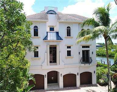 5320 Barefoot Bay Ct Bonita Springs, FL 34134
