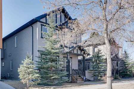309 15 Ave NE #2 Calgary, AB T2E 1H3