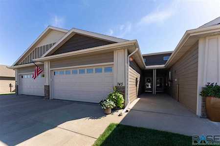 743 E El Dorado Dr Sioux Falls, SD 57108