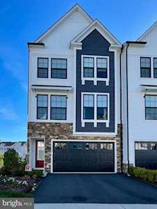 25466 Hartland Orchard Terrace Chantilly, VA 20152