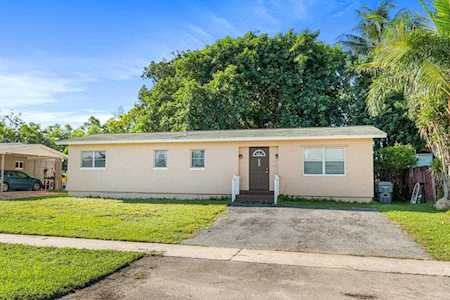 3882 Kewanee Road Lake Worth Beach, FL 33462