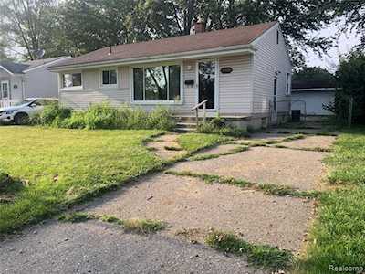 31472 Hazelwood St Westland, MI 48186