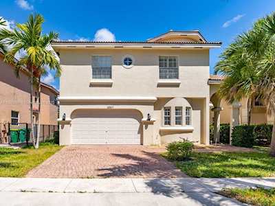 12431 SW 1st Street Plantation, FL 33325