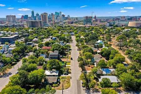 1316 Bob Harrison ST Austin, TX 78702