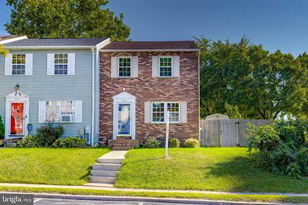 1298 Holmespun Dr Pasadena, MD 21122