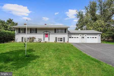 4317 Valley Stream Ave Burtonsville, MD 20866
