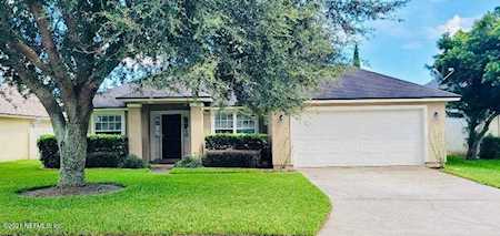 3716 Southbank Cir Green Cove Springs, FL 32043