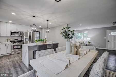 7968 Castle Hedge Dell Glen Burnie, MD 21061