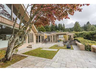 4589 Woodgreen Drive West Vancouver, BC V7S 2V3