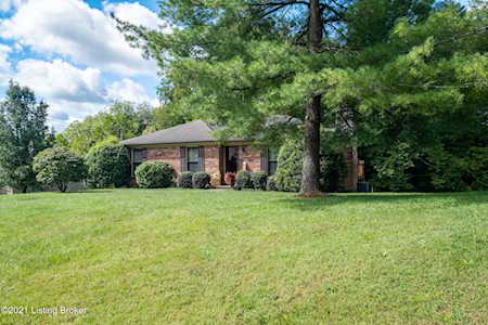 3709 Mohawk Dr La Grange, KY 40031
