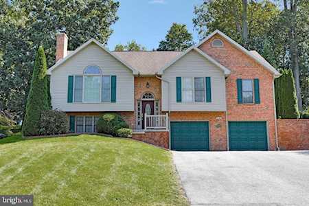 6138 Greenbriar Dr Fayetteville, PA 17222
