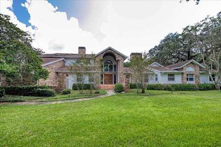 710 E Lake Dr Tarpon Springs, FL 34688
