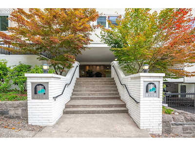 2211 SW Park Pl #204 Portland, OR 97205