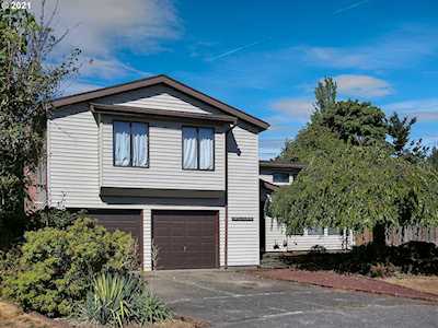 2457 SE Willow Dr Hillsboro, OR 97123