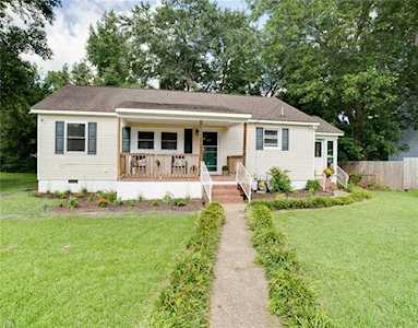 2724 Thomas St Chesapeake, VA 23323