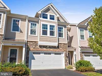 42304 Benfold Square Brambleton, VA 20148