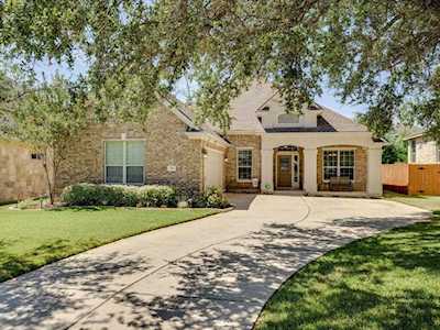 705 Arrowhead TRL Cedar Park, TX 78613