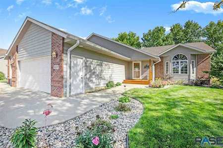 812 S Outlook Dr Sioux Falls, SD 57106