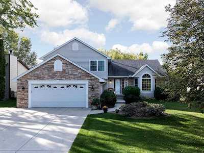4551 River Bend Place Savage, MN 55378