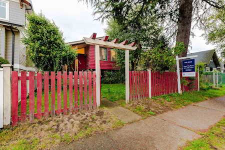 949 E 29th Avenue Vancouver, BC V5V 2S3