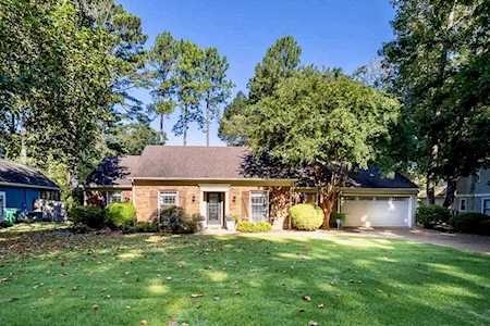 1845 River Valley Dr Germantown, TN 38138