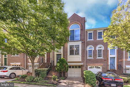 3842 Charles Ave Alexandria, VA 22305