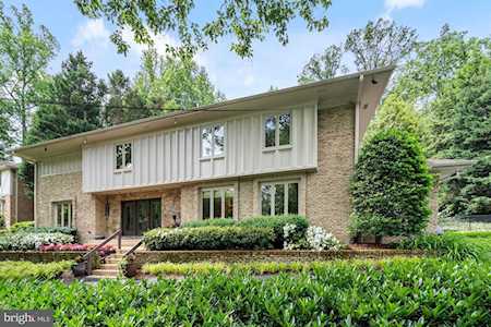 7206 Loch Lomond Dr Bethesda, MD 20817