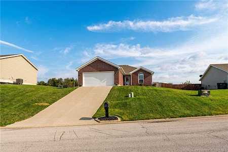 2604 Brookhollow Way Jeffersonville, IN 47130