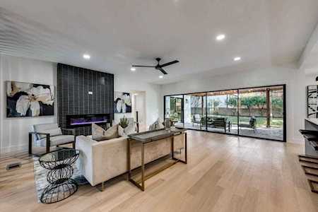 9766 Maplehill Drive Dallas, TX 75238
