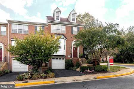 7459 Gillingham Row Alexandria, VA 22315