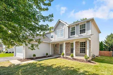 2241 Jason Dr Montgomery, IL 60538