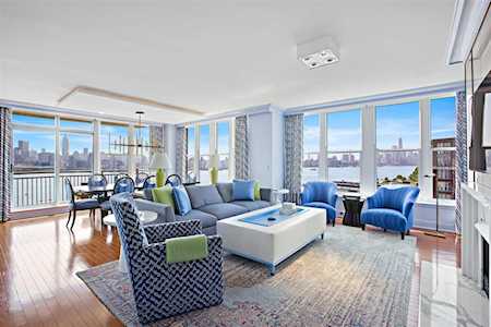 1125 Maxwell Lane #1127 Hoboken, NJ 07030