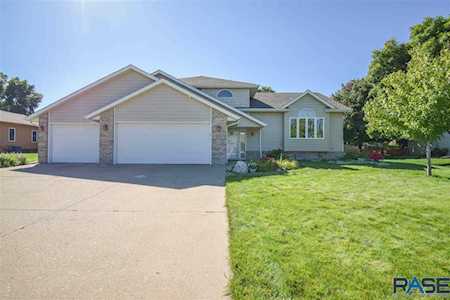 6816 W Strabane Trl Sioux Falls, SD 57106-3856