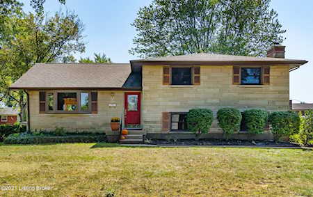 9103 Blowing Tree Rd Louisville, KY 40220