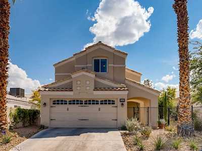 8201 Sickle Ln Las Vegas, NV 89128