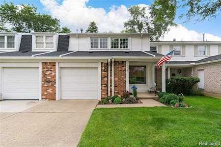 13061 Lockmoor Dr Grand Blanc, MI 48439