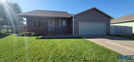 807 Perry Ln Harrisburg, SD 57032