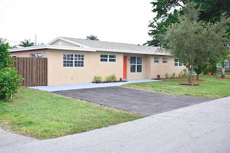 301 NE 42nd Ct Oakland Park, FL 33334