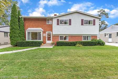 29745 Pickford St Livonia, MI 48152