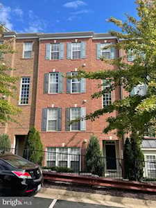 2348 Merseyside Dr Woodbridge, VA 22191