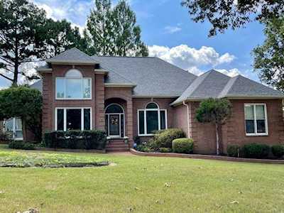8749 Somerset Dr Germantown, TN 38138
