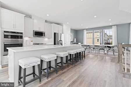 8357 Meadowood Dr Hanover, MD 21076