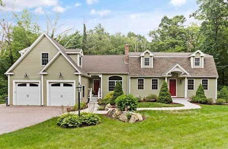 36 Highland St Medway, MA 02053