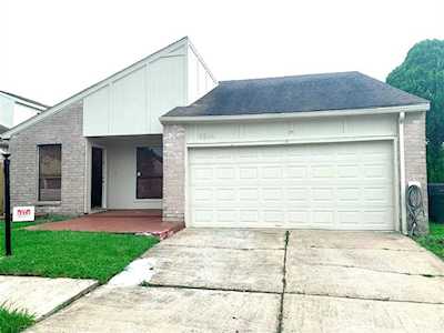 6514 Gladewell Dr Houston, TX 77072