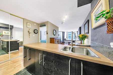1333 Hornby Street #214 Vancouver, BC V6Z 2C1