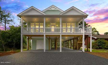 404 W Oak Island Drive Oak Island Wooded, NC 28465