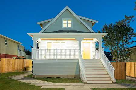1444 E 30th Avenue Vancouver, BC V5N 3A2