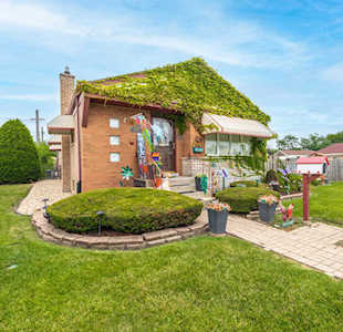 4332 W 82nd Place Chicago, IL 60652