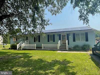 8613 Saint Andrews Dr Chesapeake Beach, MD 20732
